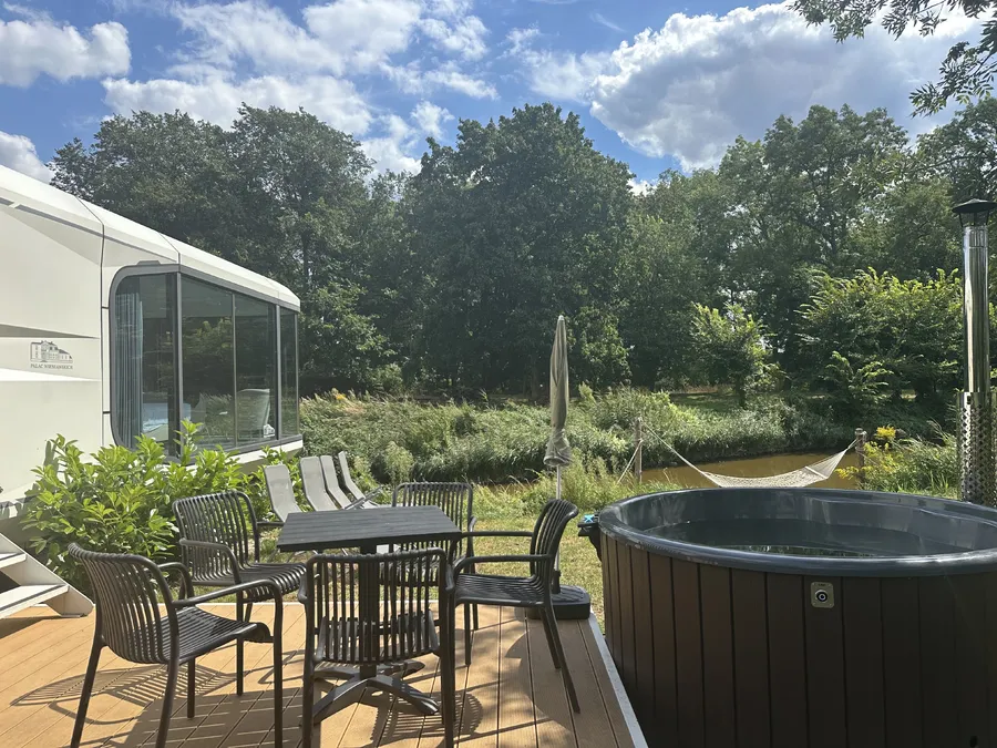 Domek glampingowy z tarasem pod warszawa