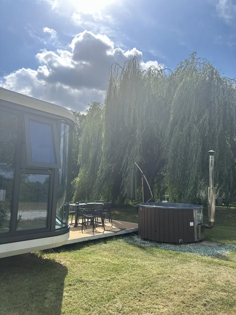 Glamping z tarasem i widokiem na las